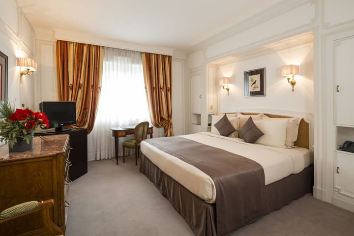 Majestic Hotel - SPA Champs Elysées