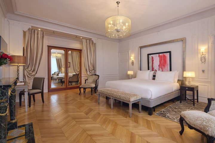 Majestic Hotel - SPA Champs Elysées
