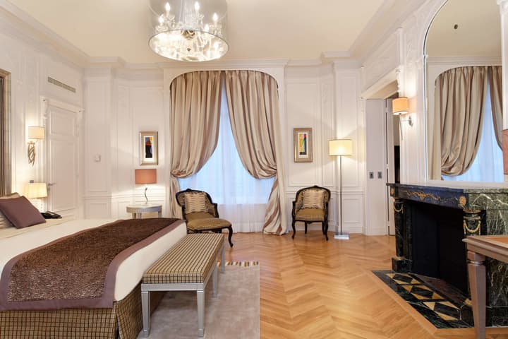 Majestic Hotel - SPA Champs Elysées
