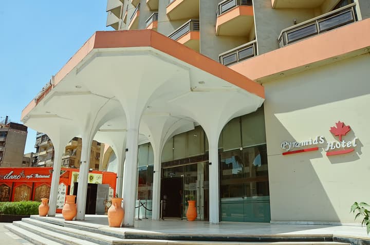Aracan Pyramids Hotel