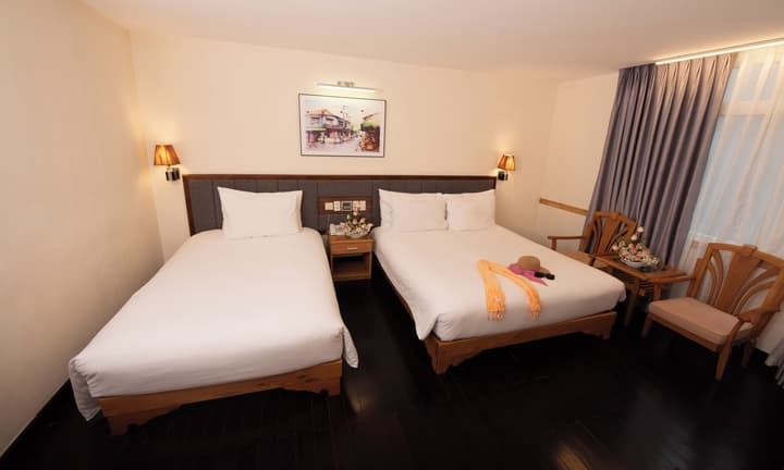 Romance Hotel