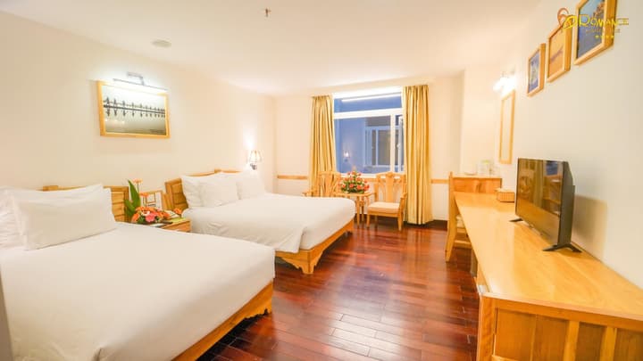 Romance Hotel