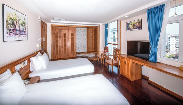 Romance Hotel