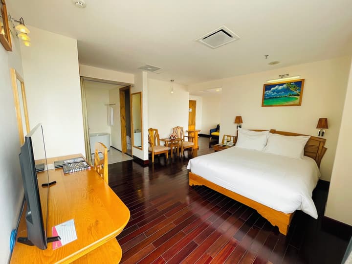 Romance Hotel