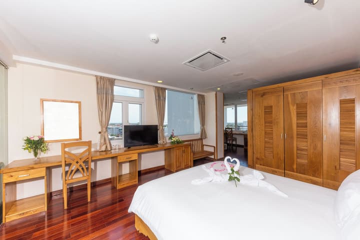 Romance Hotel
