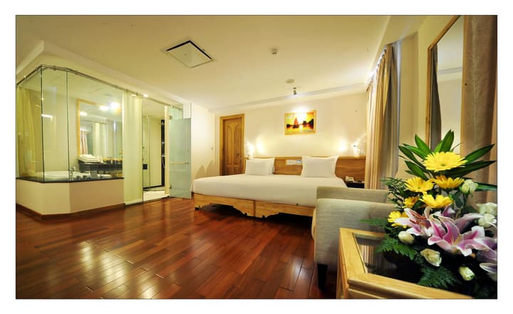 Romance Hotel