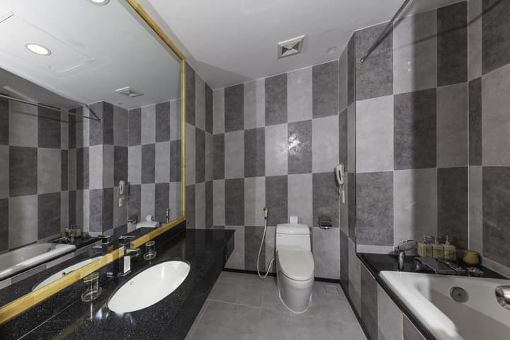 Romance Hotel