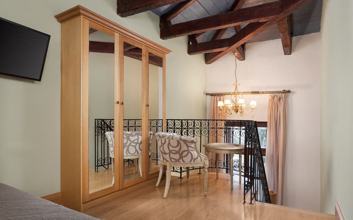 Civitas Suites Hotel
