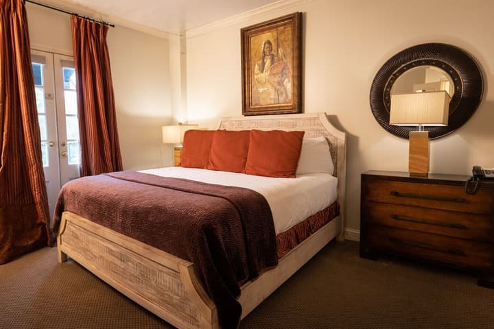 Old Capitol Inn