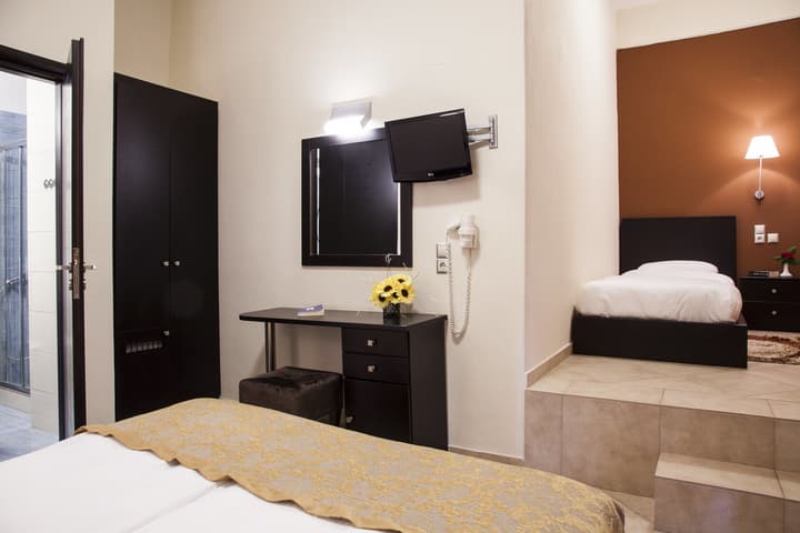 Meteoritis Hotel
