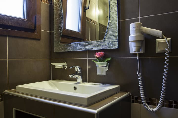 Meteoritis Hotel