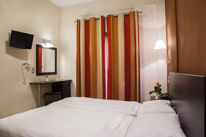 Meteoritis Hotel