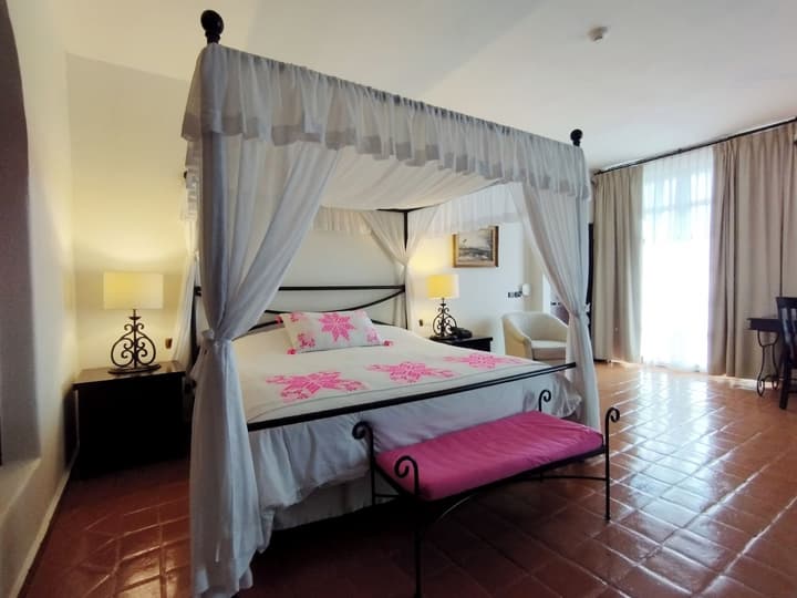Guaycura Boutique Hotel Beach Club & Spa