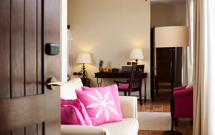 Guaycura Boutique Hotel Beach Club & Spa