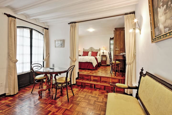 Hotel de Su Merced