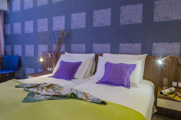 Novus City Hotel