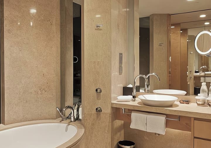 InterContinental Shanghai Expo by IHG