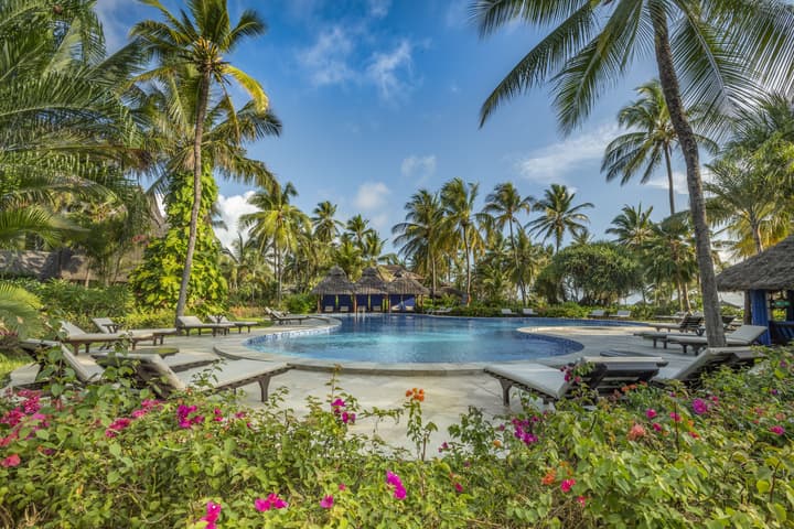 Breezes Beach Club & Spa – Half Board