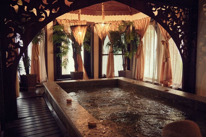 Breezes Beach Club & Spa – Half Board