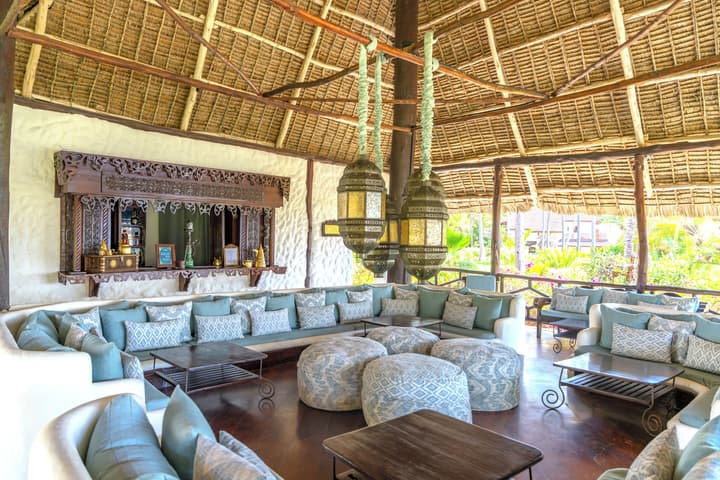 Breezes Beach Club & Spa – Half Board