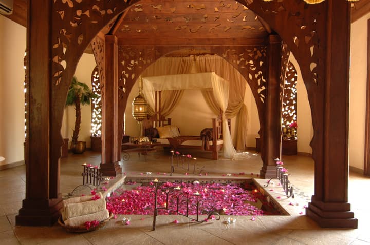 Breezes Beach Club & Spa – Half Board