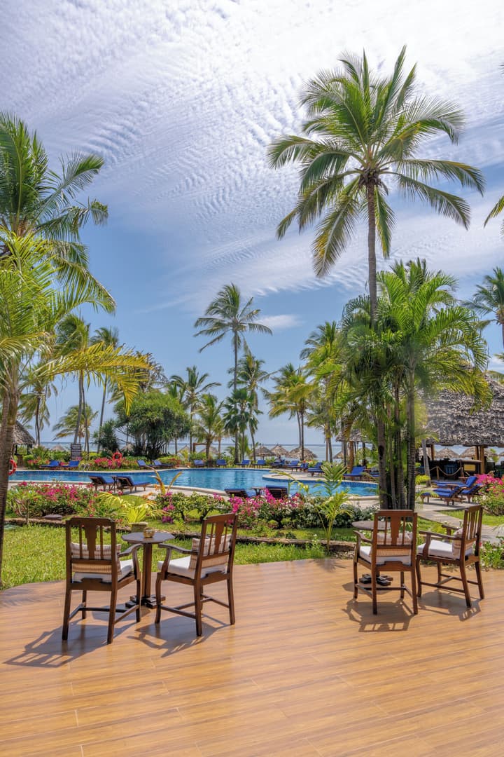 Breezes Beach Club & Spa – Half Board
