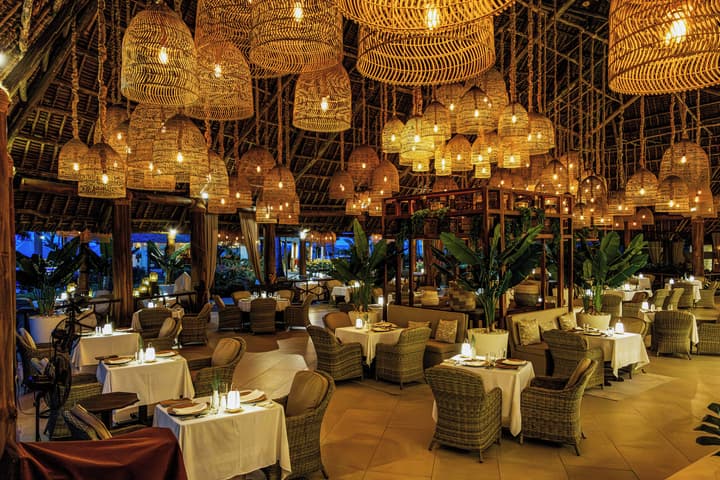 Breezes Beach Club & Spa – Half Board