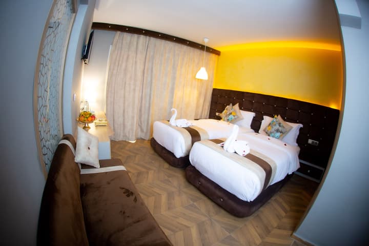 Hotel Karam Palace