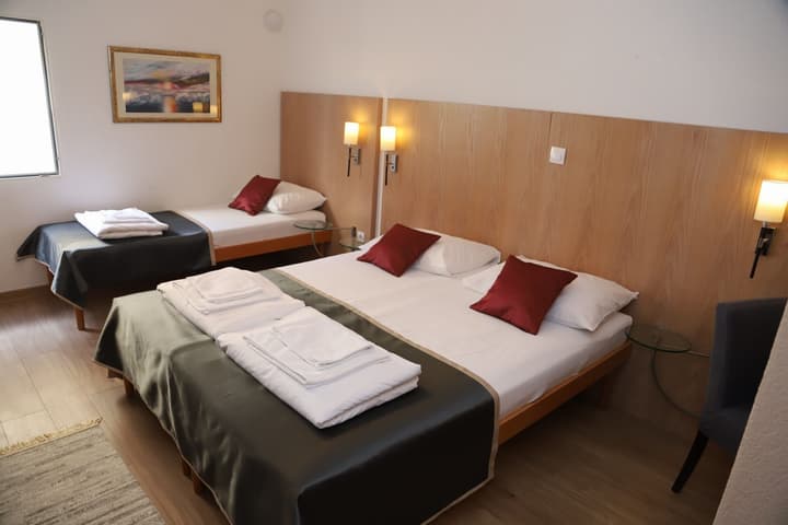 "VILLA DENY" Boutique HOTEL - parking