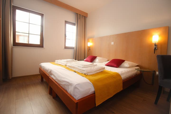"VILLA DENY" Boutique HOTEL - parking