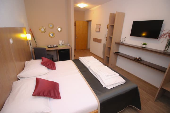 "VILLA DENY" Boutique HOTEL - parking