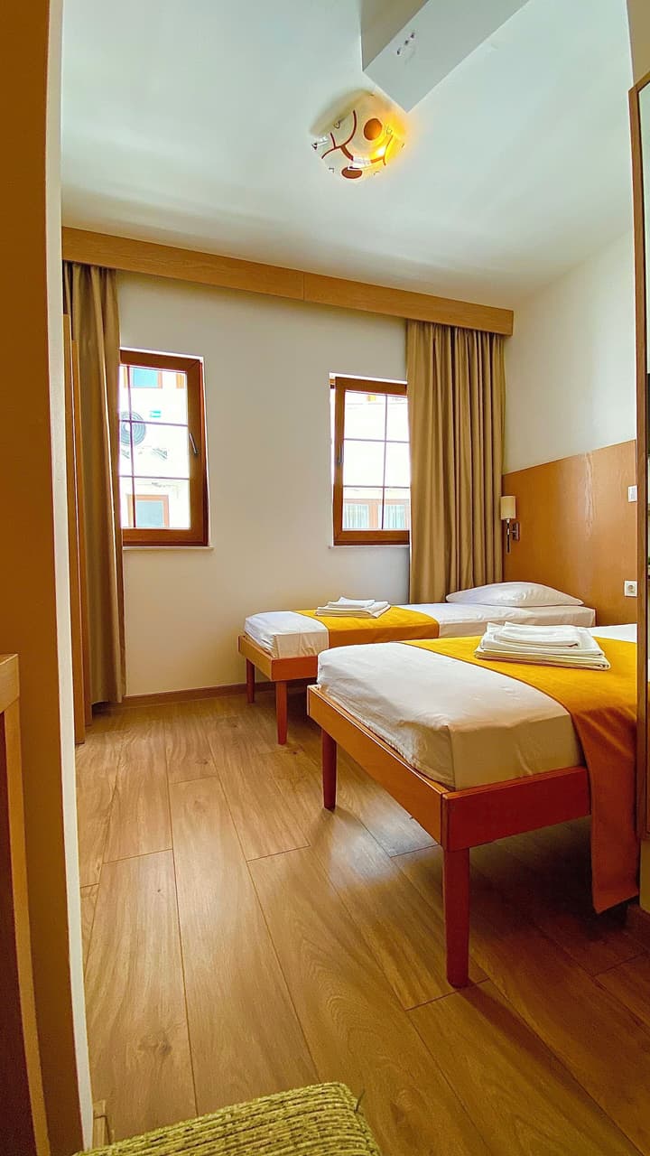 "VILLA DENY" Boutique HOTEL - parking