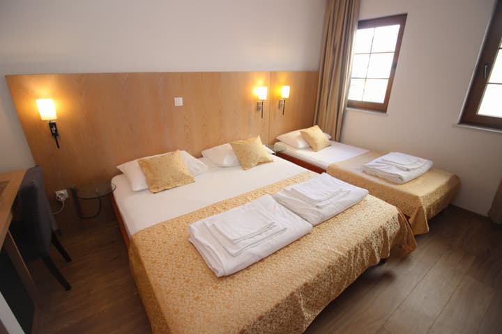 "VILLA DENY" Boutique HOTEL - parking