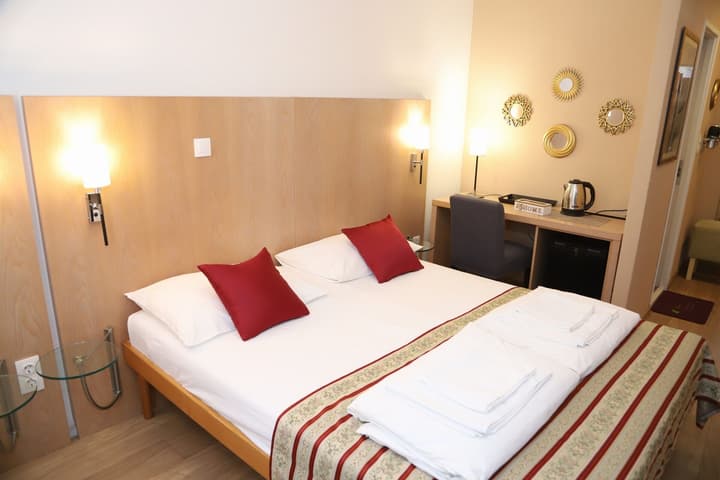 "VILLA DENY" Boutique HOTEL - parking