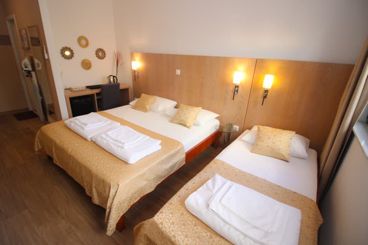 "VILLA DENY" Boutique HOTEL - parking