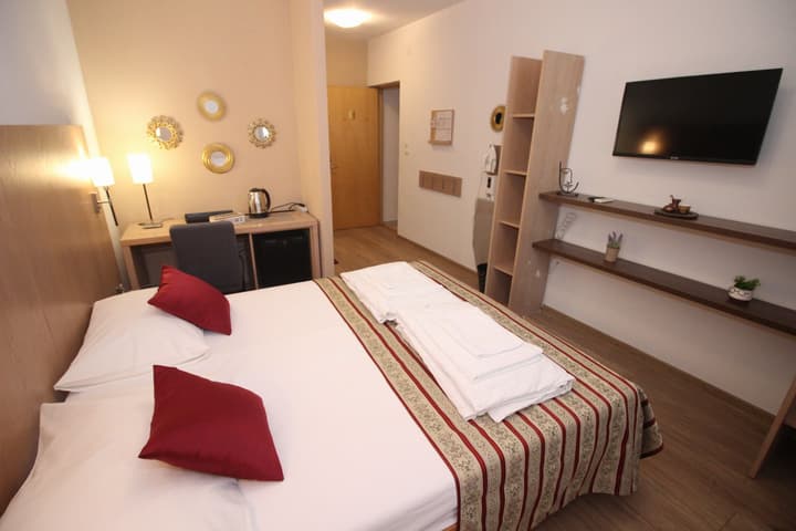 "VILLA DENY" Boutique HOTEL - parking