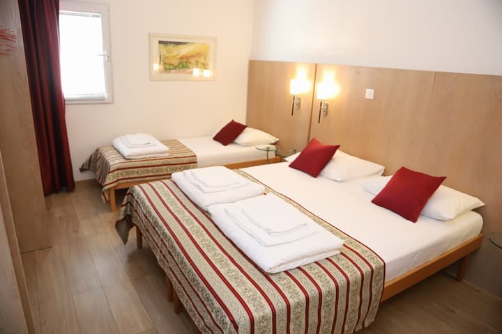 "VILLA DENY" Boutique HOTEL - parking