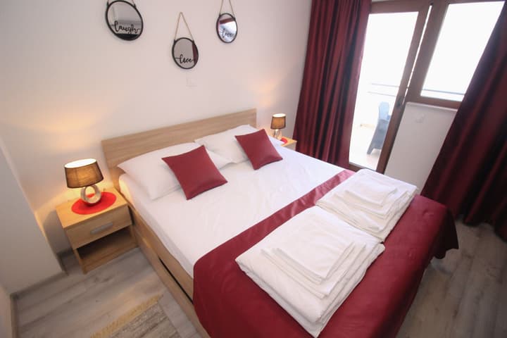 "VILLA DENY" Boutique HOTEL - parking