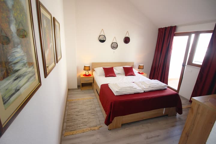 "VILLA DENY" Boutique HOTEL - parking