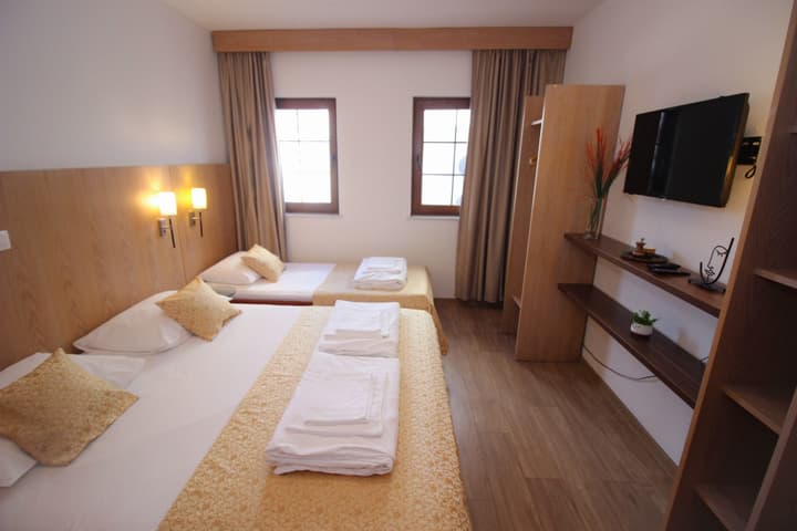 "VILLA DENY" Boutique HOTEL - parking