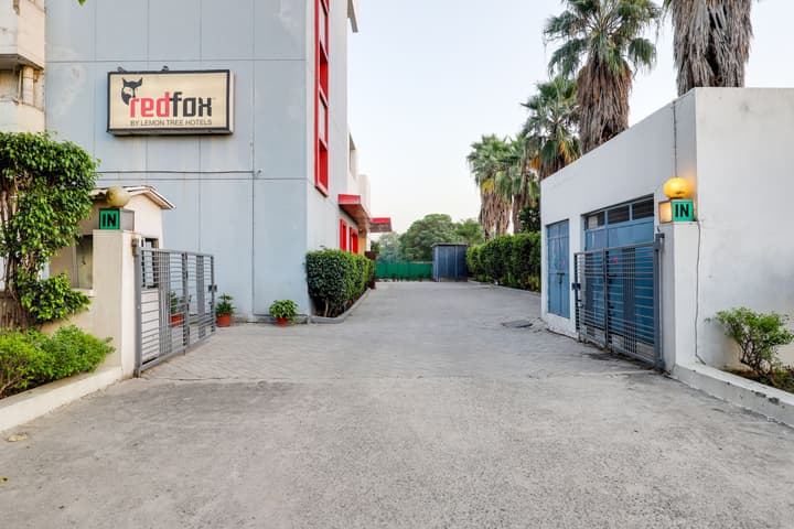 Red Fox by Lemon Tree Hotels, East Delhi