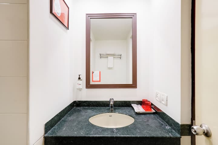 Red Fox by Lemon Tree Hotels, East Delhi