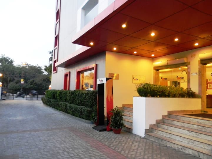 Red Fox by Lemon Tree Hotels, East Delhi