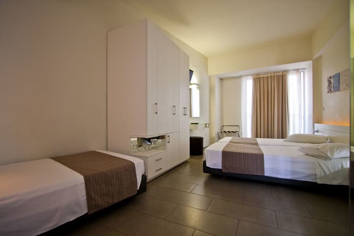 Atlantis City Hotel