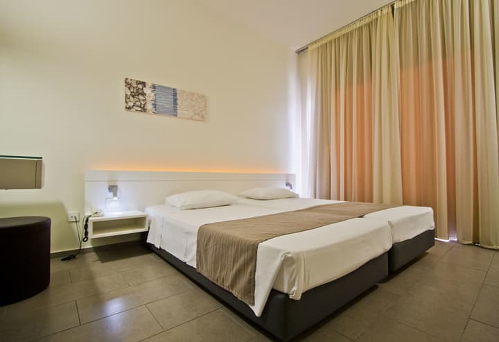 Atlantis City Hotel