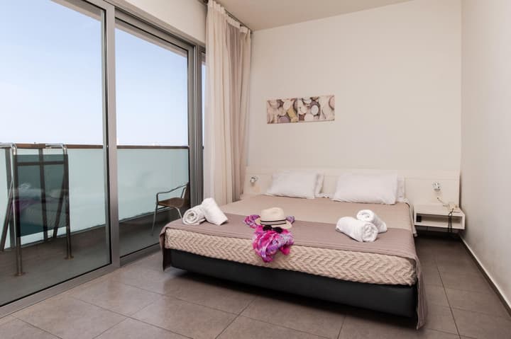 Atlantis City Hotel