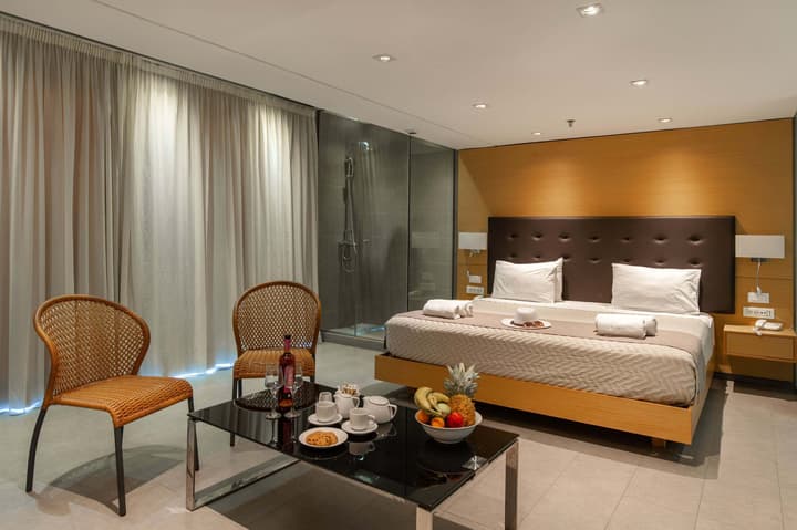 Atlantis City Hotel