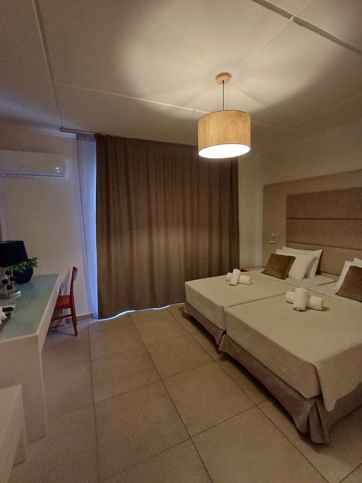 Atlantis City Hotel