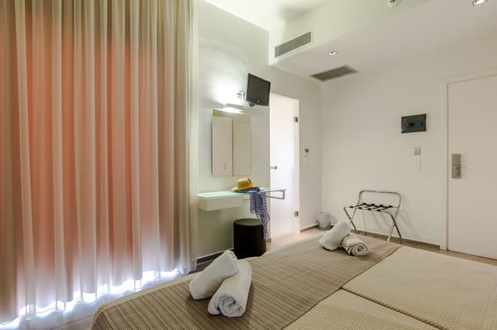Atlantis City Hotel