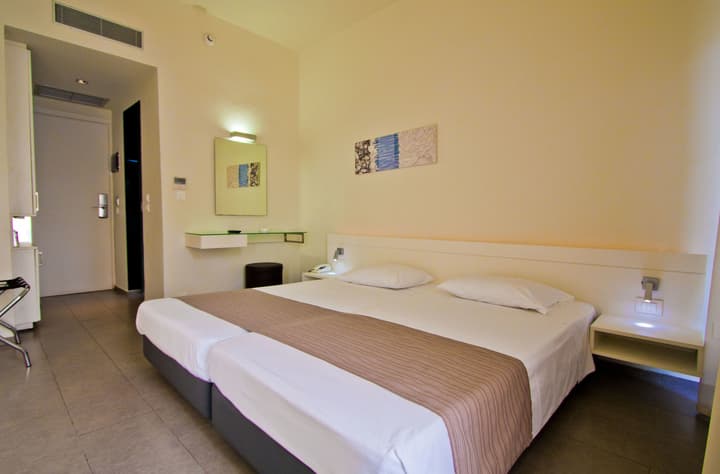 Atlantis City Hotel